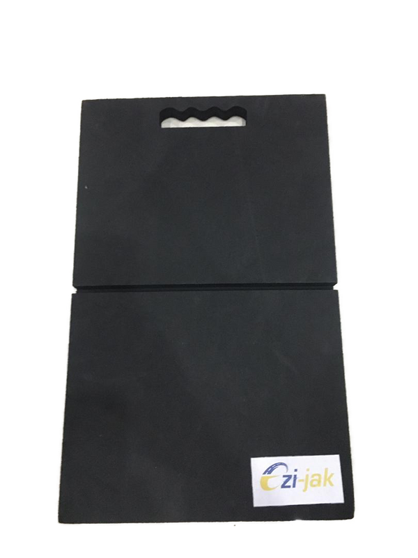 Save your knees with this spongy mat when you are changing your tyre