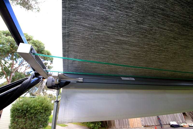 Caravan & RV Clothesline Rollout Awnings