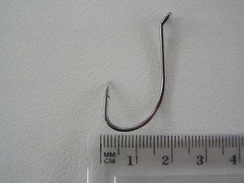 1 Box of Mustad 92604NPBLN Penetrator Chemically Sharpened Fishing Hooks