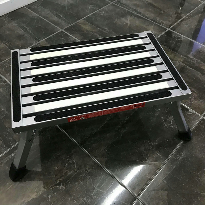 Illuminating single folding portable caravan camping step