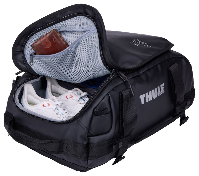Thule Chasm 30L Duffel Overnight Bag Convertible Backpack Duffle in Black