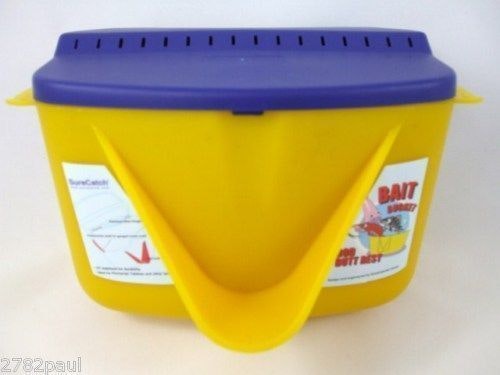 Surecatch Large Bait Bucket with Rod Butt Rest and Accessories Shelf