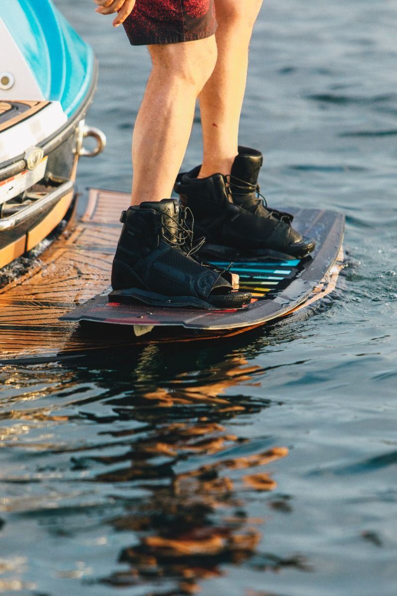 RONIX 140 VAULT WITH DIVIDE BOOT BK 7.5-11.5