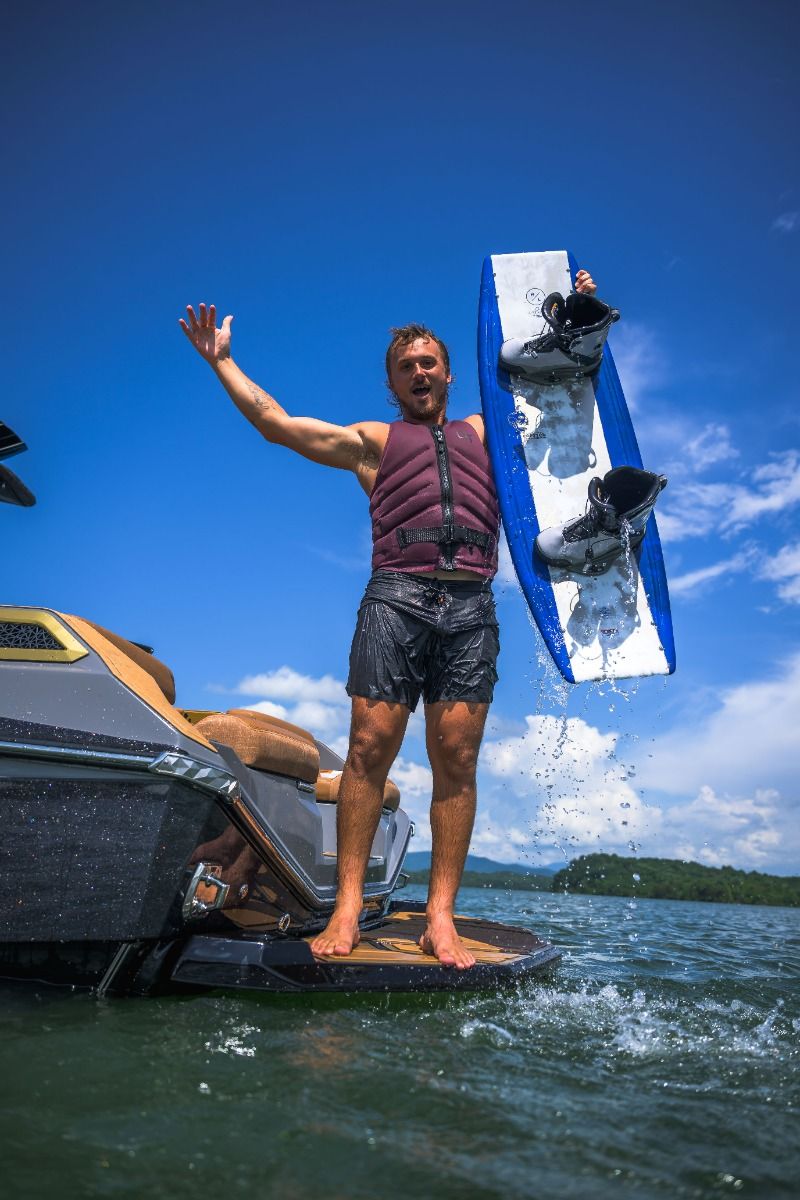 2026 HYPERLITE CAPITOL WAKEBOARD