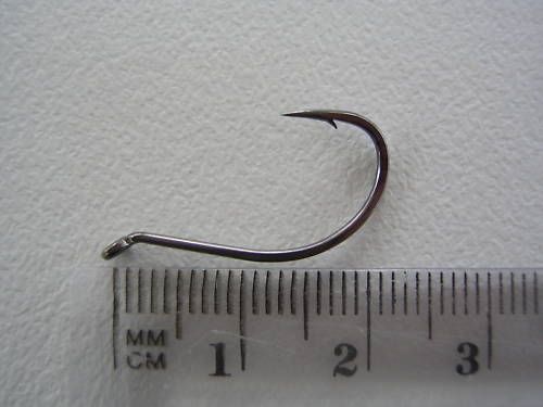 1 Box of Mustad 92604NPBLN Penetrator Chemically Sharpened Fishing Hooks