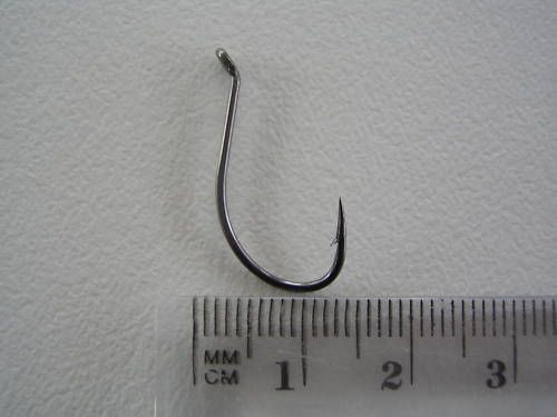 1 Box of Mustad 92604NPBLN Penetrator Chemically Sharpened Fishing Hooks