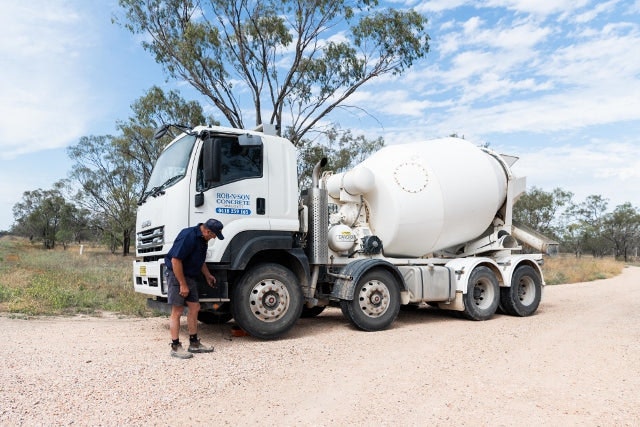 Maxi Jak 10 ton - tyre changing made easy on your heavy vehicles